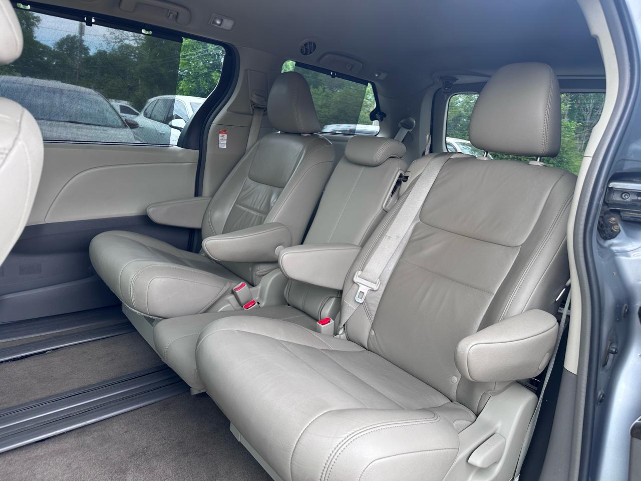 Toyota Sienna Limited Premium 7-Passenger 2018