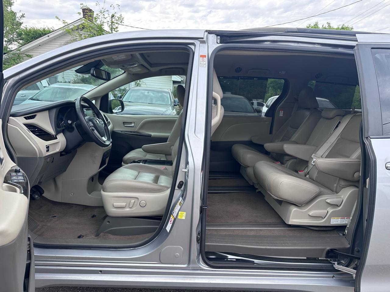 Toyota Sienna Limited Premium 7-Passenger 2018