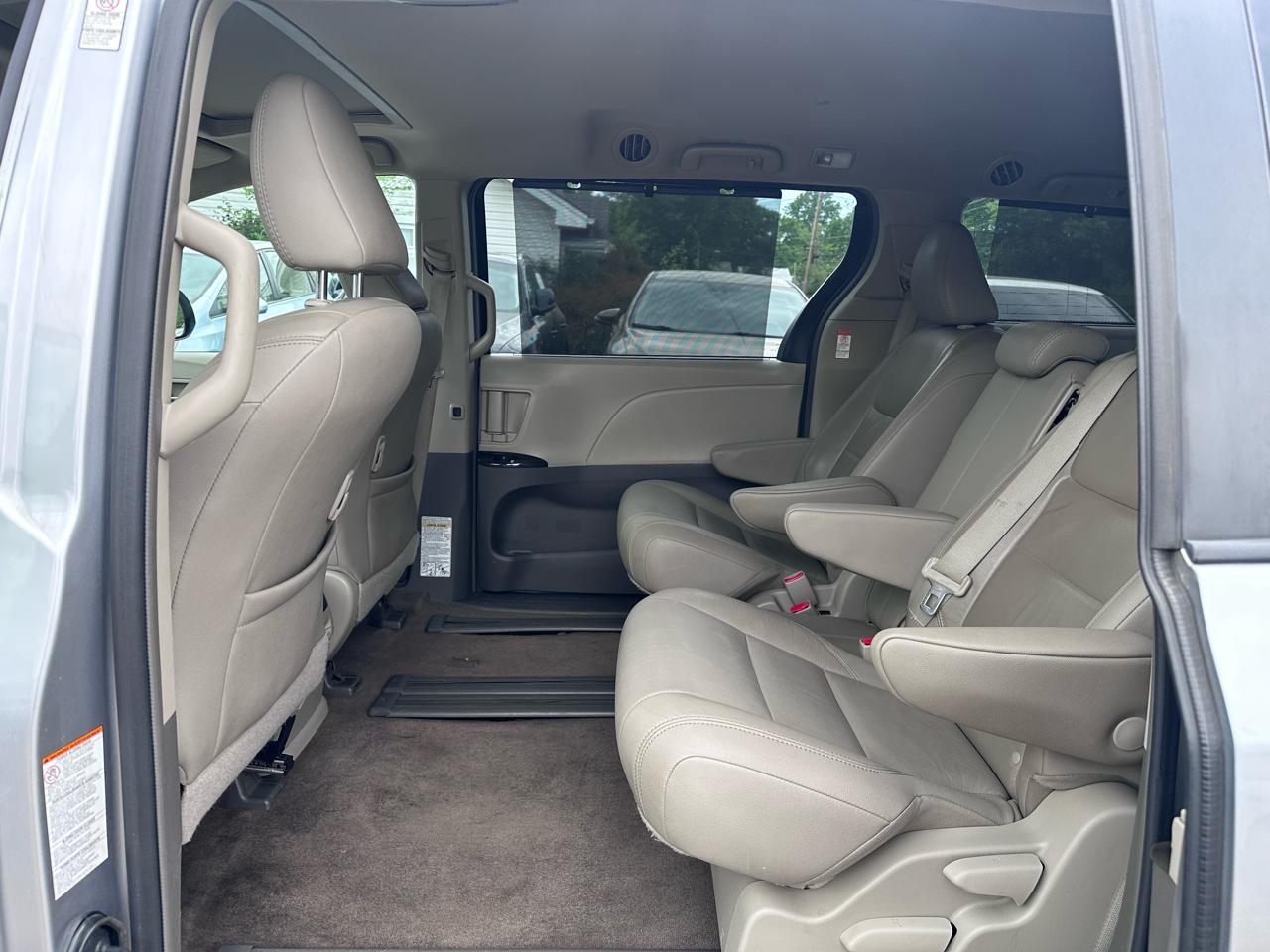 Toyota Sienna Limited Premium 7-Passenger 2018