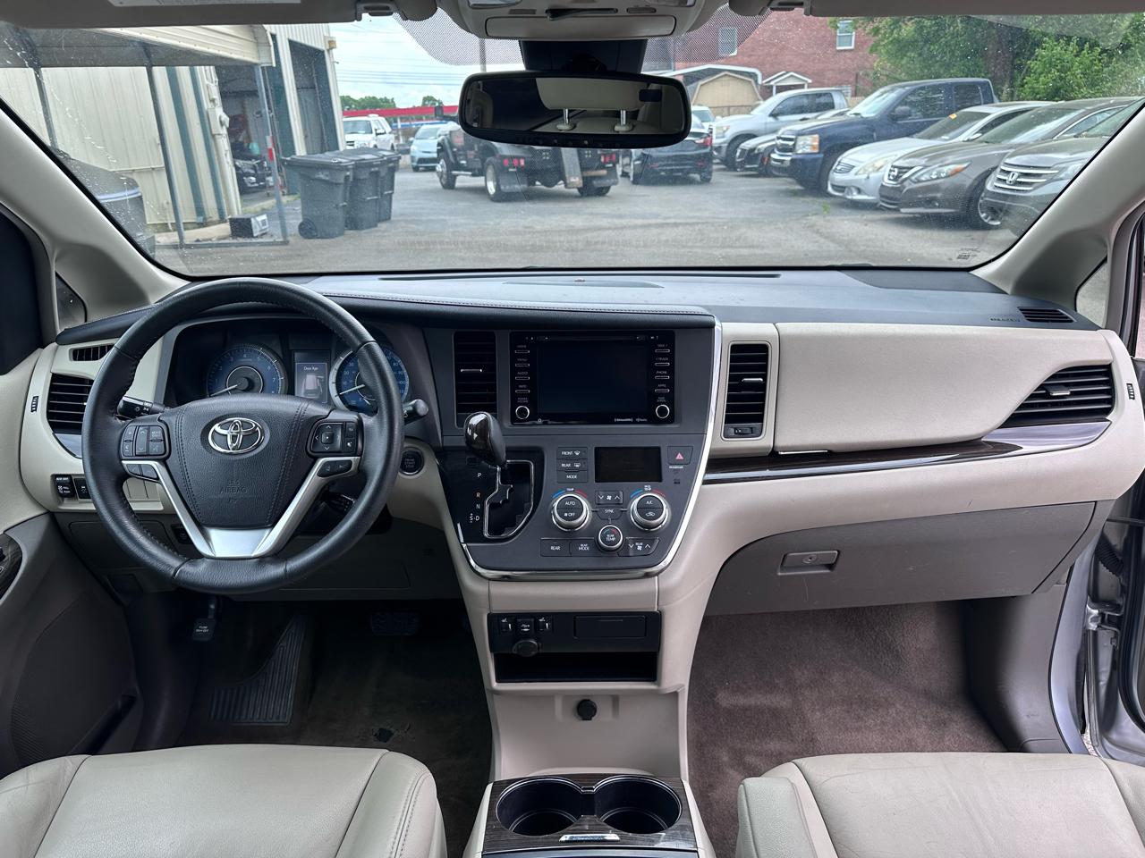 Toyota Sienna Limited Premium 7-Passenger 2018