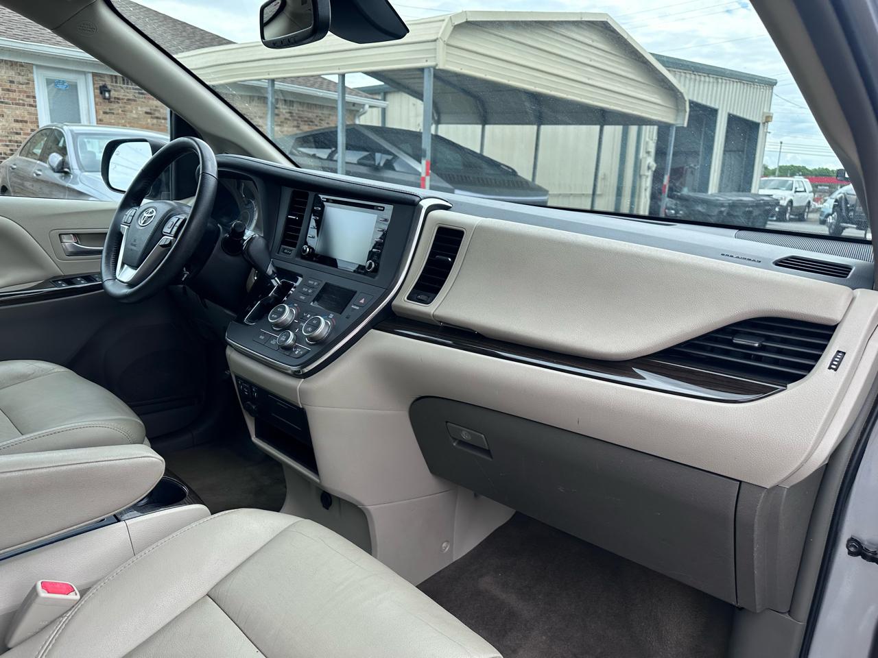 Toyota Sienna Limited Premium 7-Passenger 2018