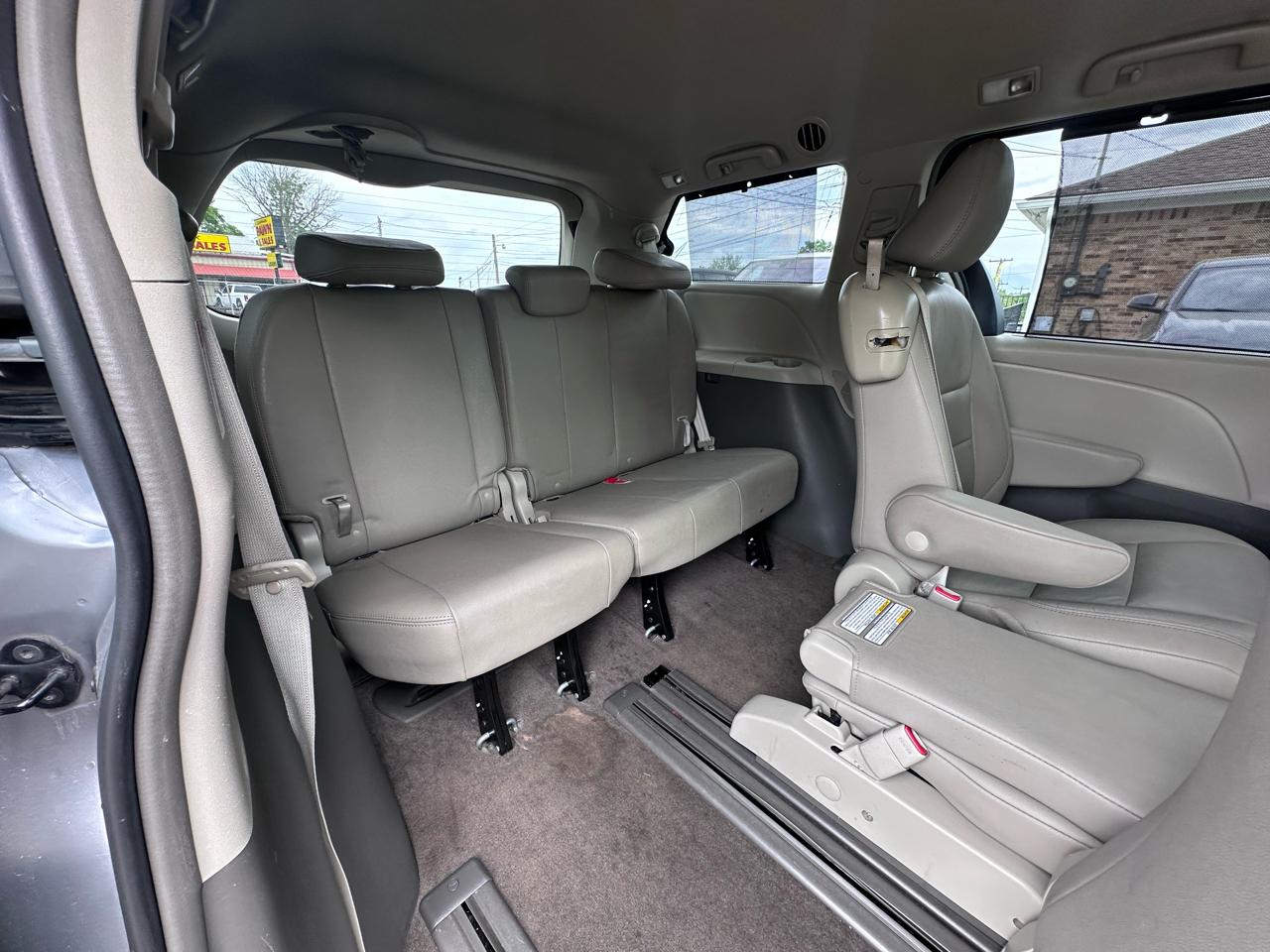 Toyota Sienna Limited Premium 7-Passenger 2018