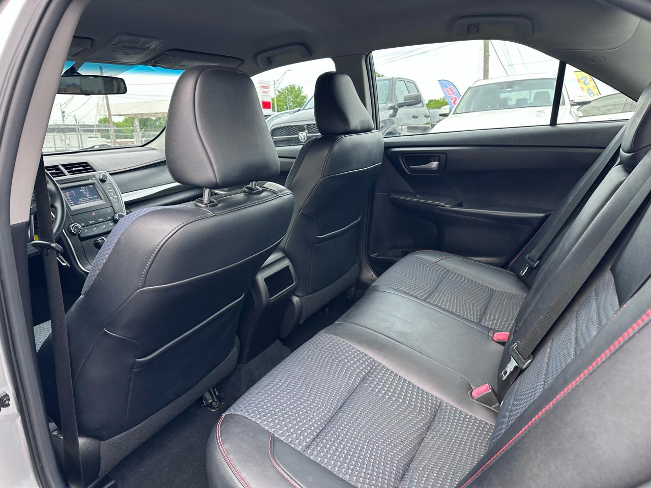 Toyota Camry SE 2015