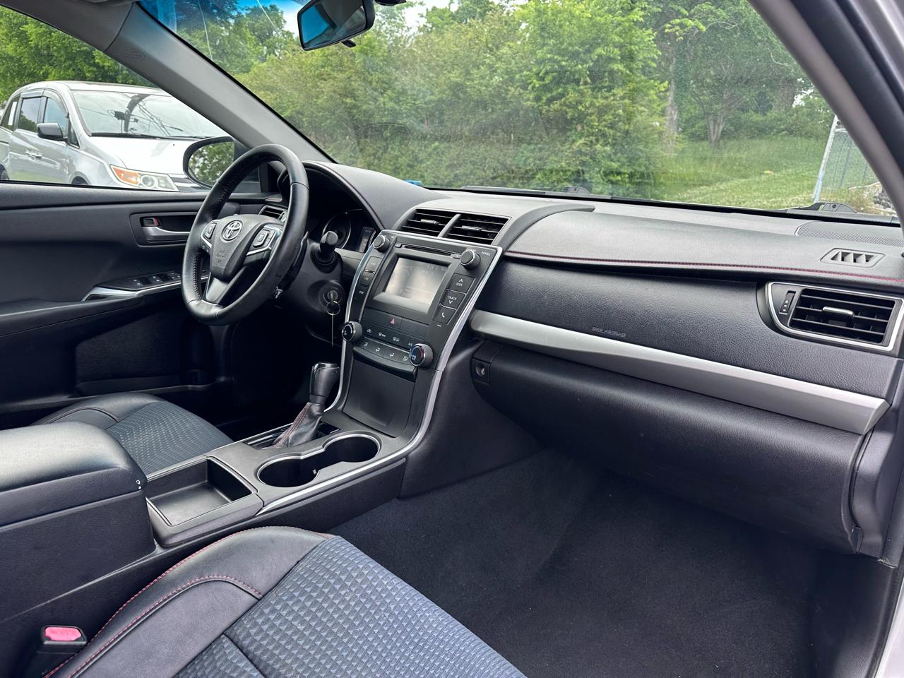 Toyota Camry SE 2015