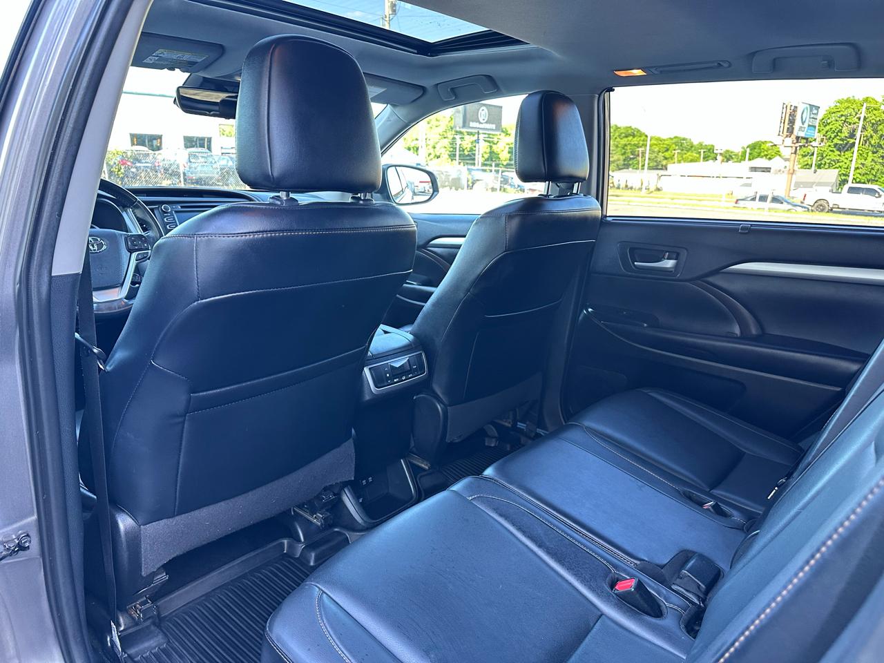 Toyota Highlander XLE 4D SUV FWD 2019