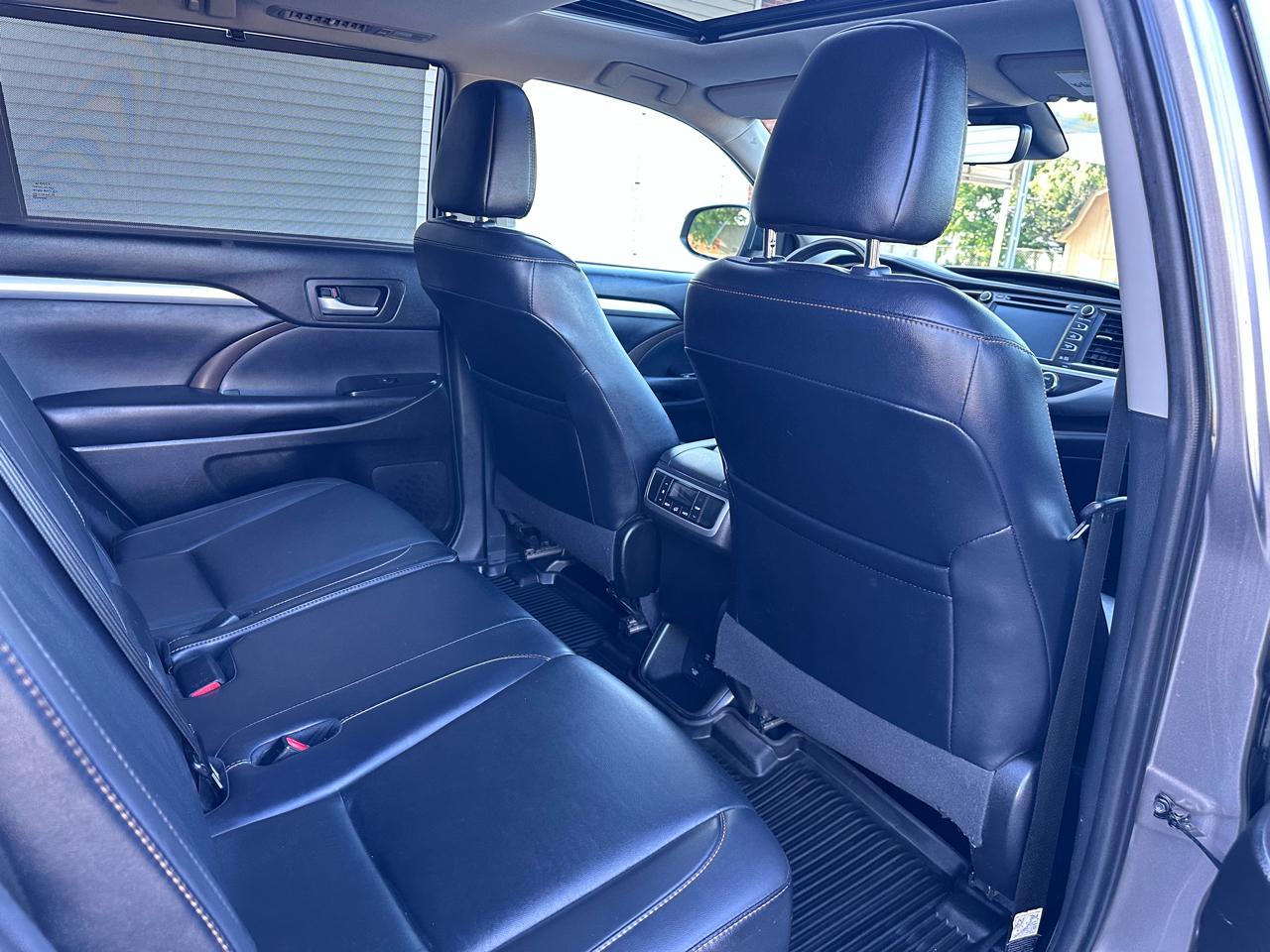 Toyota Highlander XLE 4D SUV FWD 2019