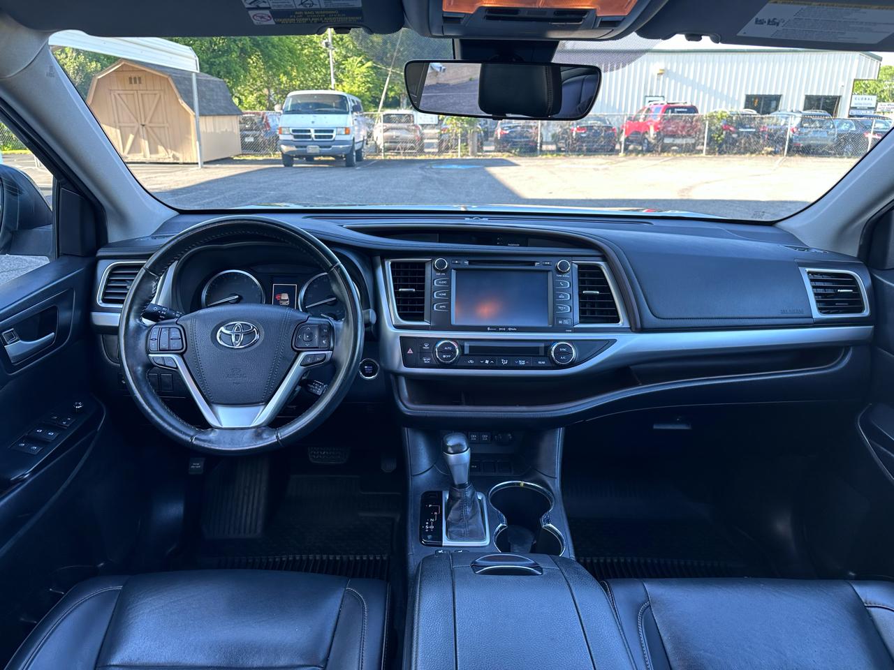 Toyota Highlander XLE 4D SUV FWD 2019