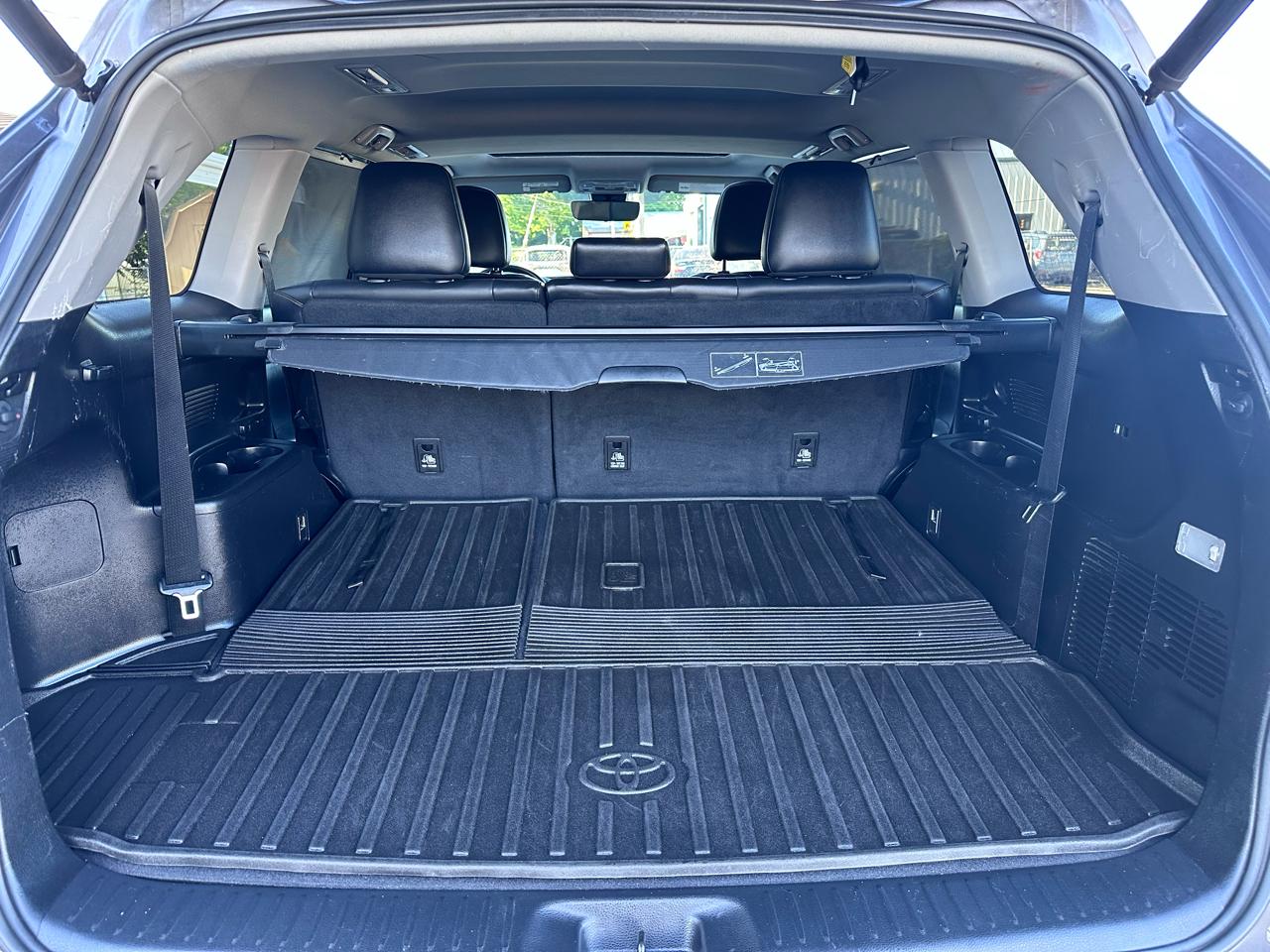 Toyota Highlander XLE 4D SUV FWD 2019