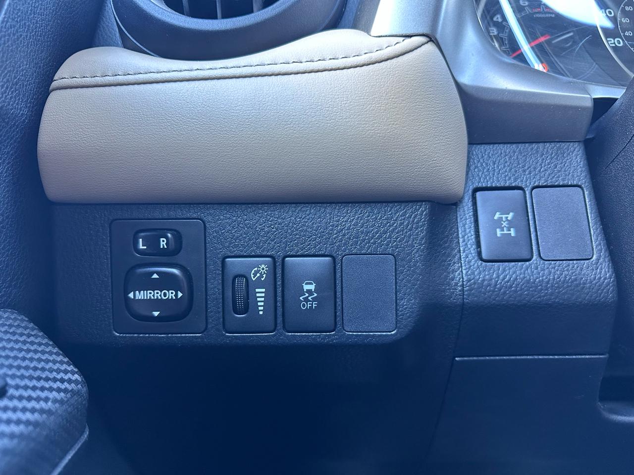 Toyota RAV4 XLE AWD 2013