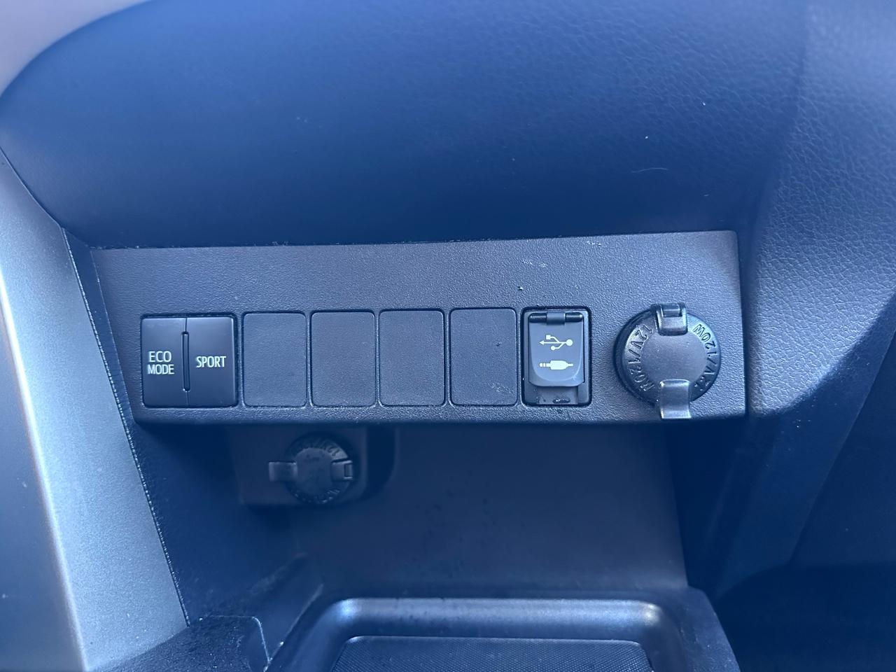 Toyota RAV4 XLE AWD 2013