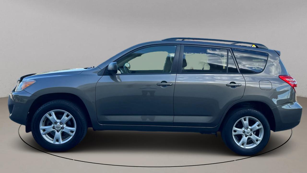 Toyota RAV4 Base V6 4WD 2012