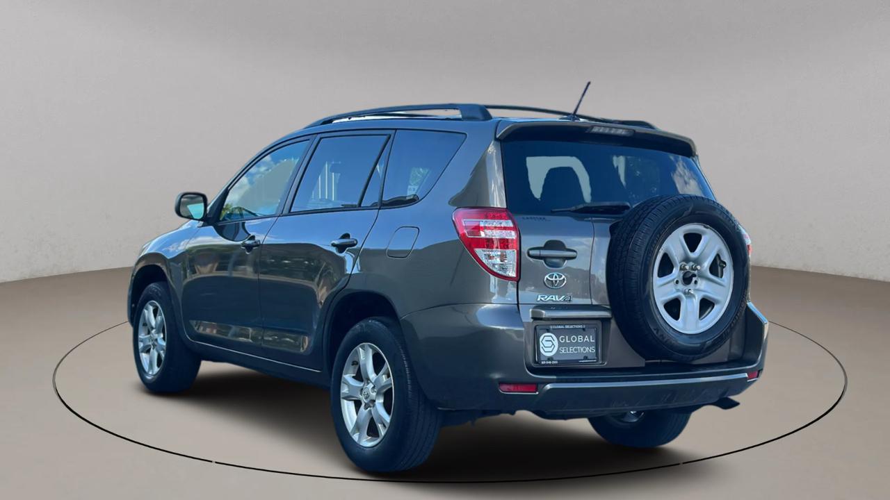 Toyota RAV4 Base V6 4WD 2012