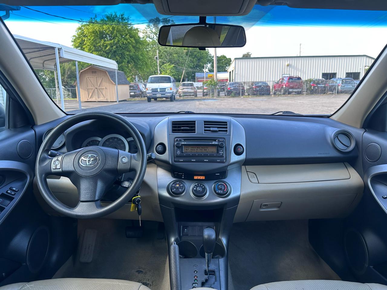 Toyota RAV4 Base V6 4WD 2012