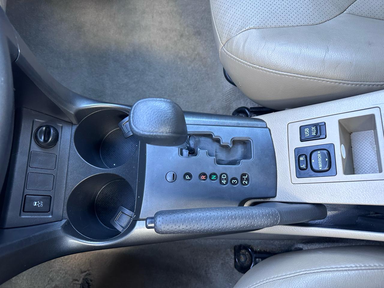 Toyota RAV4 Base V6 4WD 2012