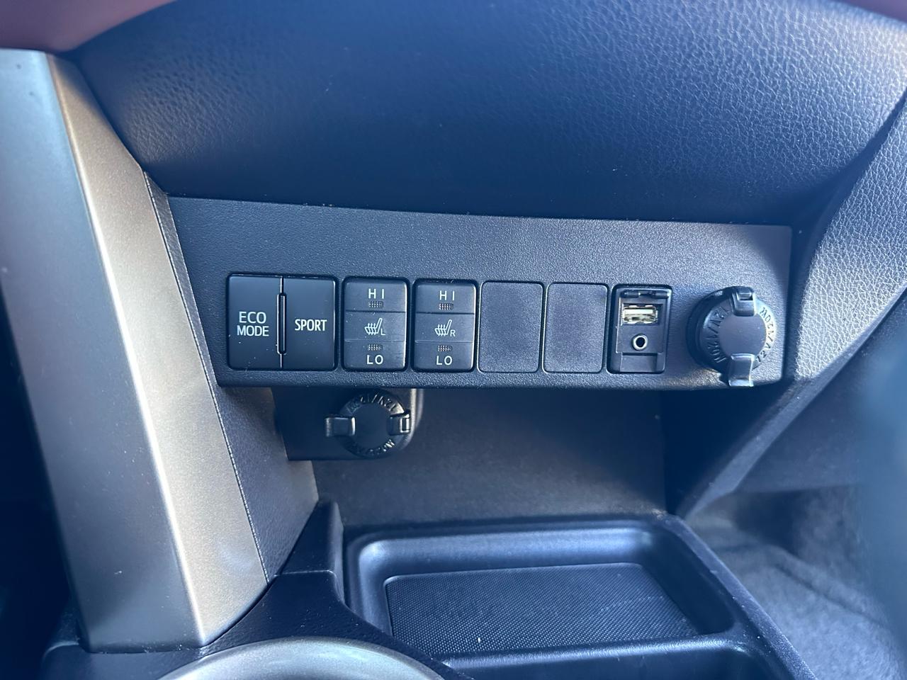 Toyota RAV4 Limited FWD 2015