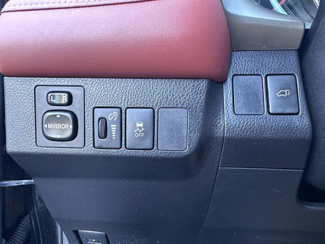 Toyota RAV4 Limited FWD 2015