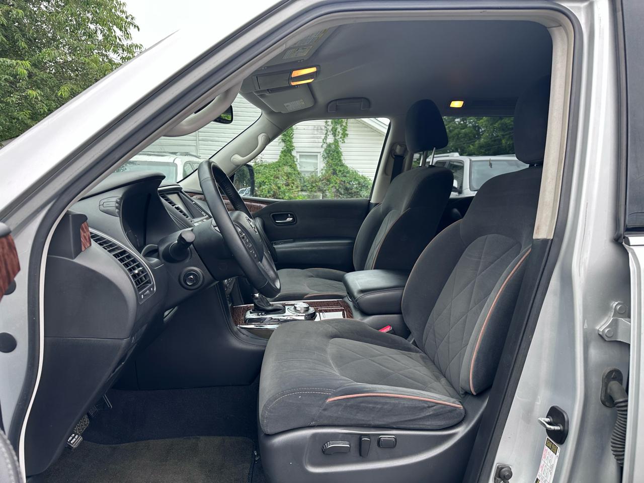 Nissan Armada Platinum AWD 2017