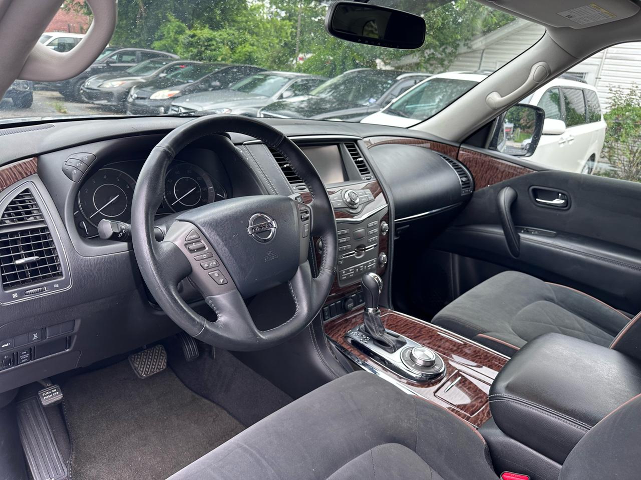 Nissan Armada Platinum AWD 2017