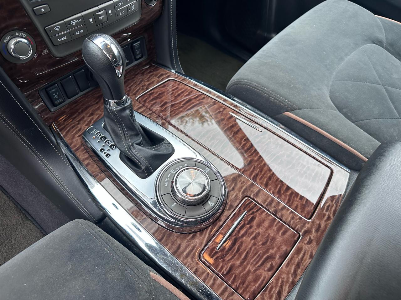 Nissan Armada Platinum AWD 2017