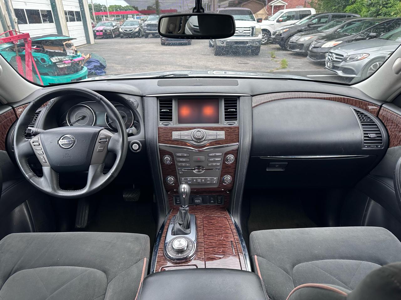 Nissan Armada Platinum AWD 2017