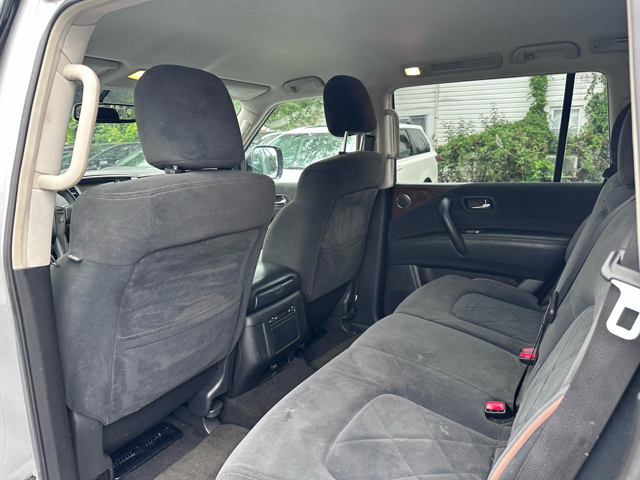 Nissan Armada Platinum AWD 2017