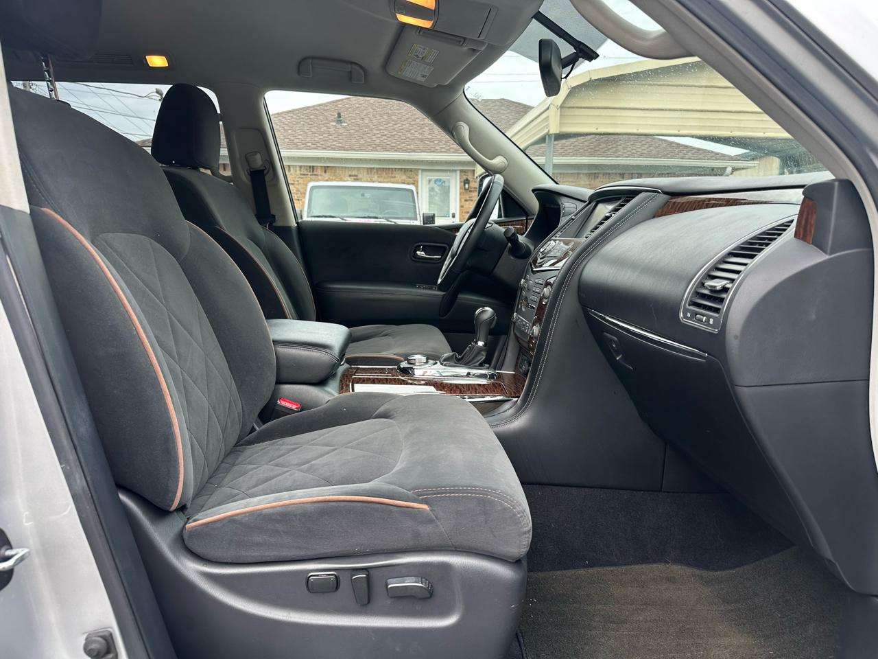 Nissan Armada Platinum AWD 2017