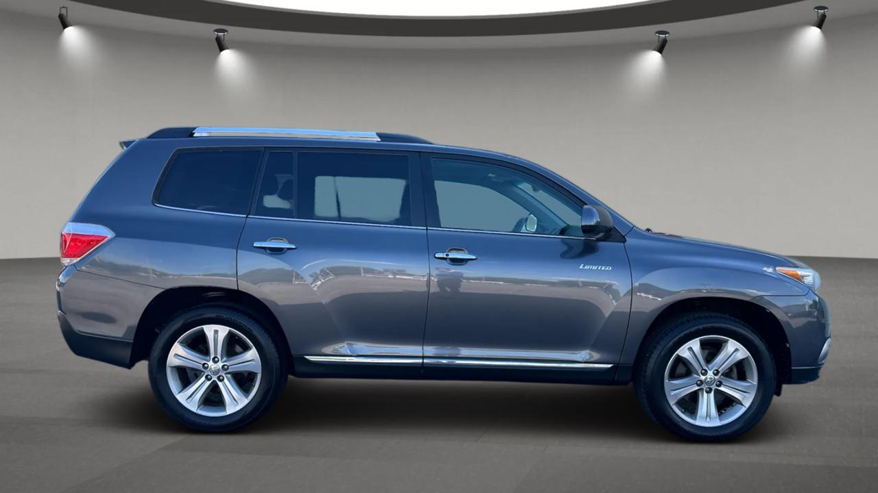 Toyota Highlander Limited 2WD 2013