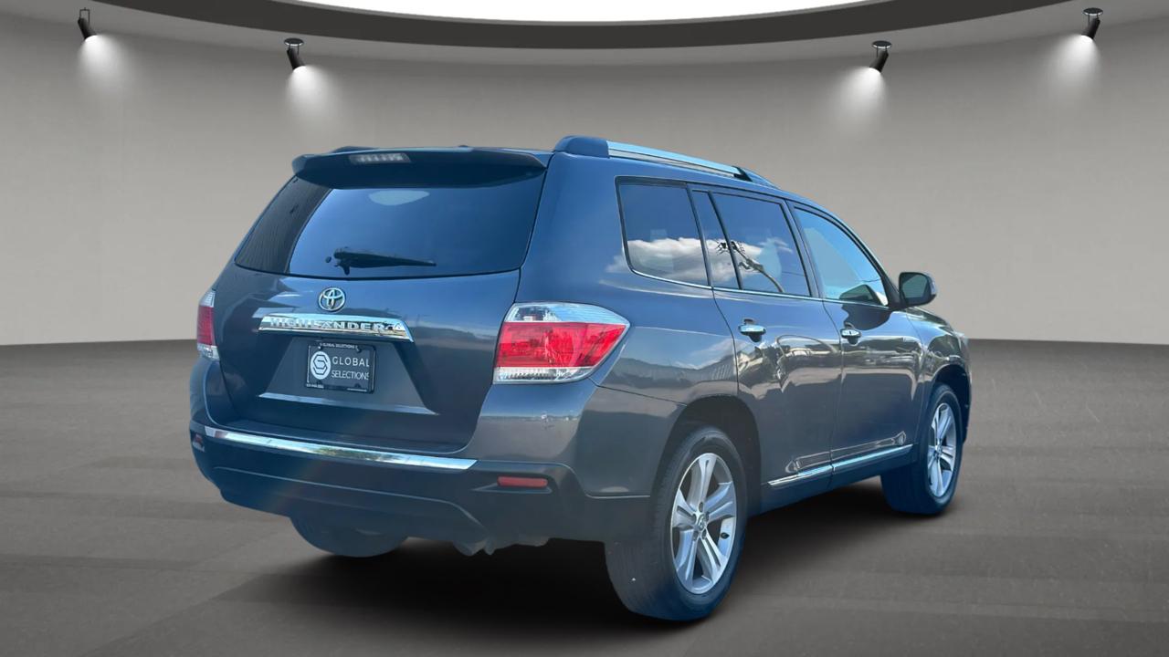 Toyota Highlander Limited 2WD 2013