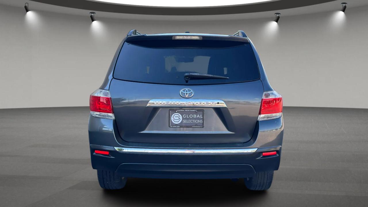 Toyota Highlander Limited 2WD 2013