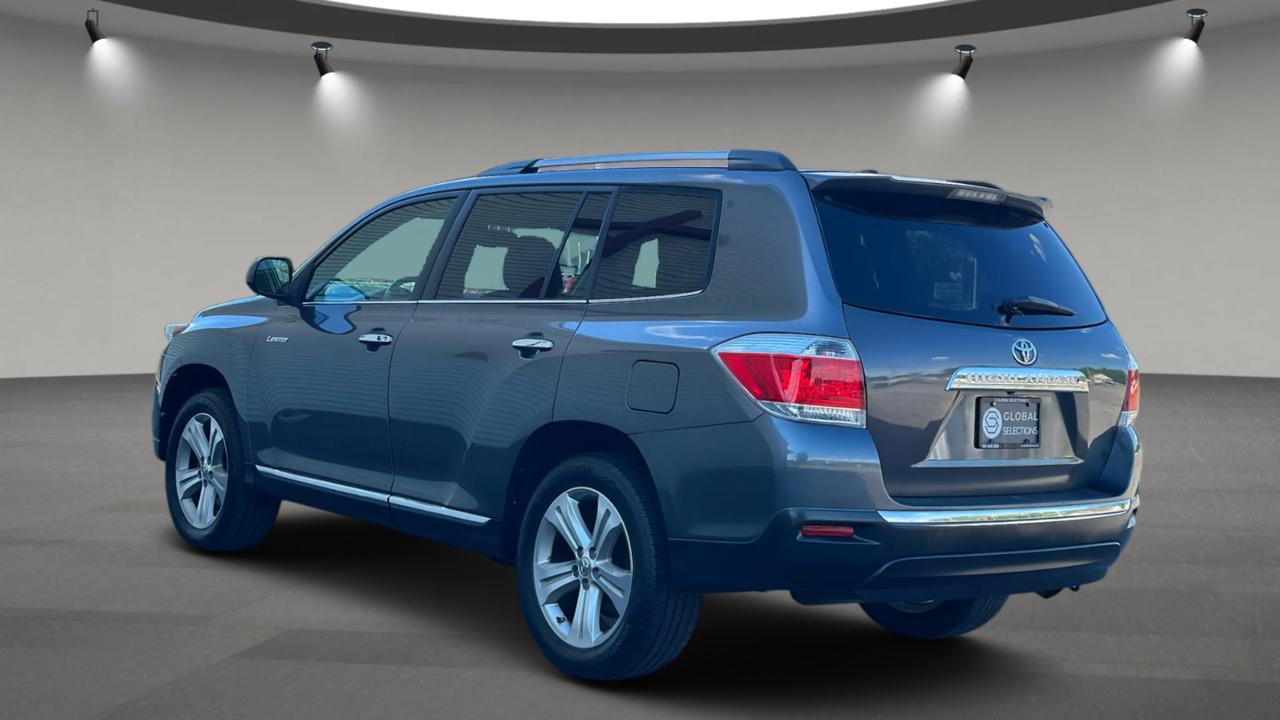 Toyota Highlander Limited 2WD 2013