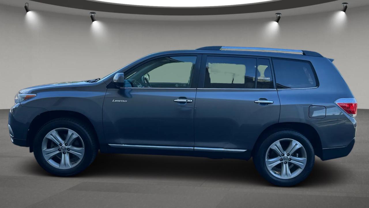Toyota Highlander Limited 2WD 2013