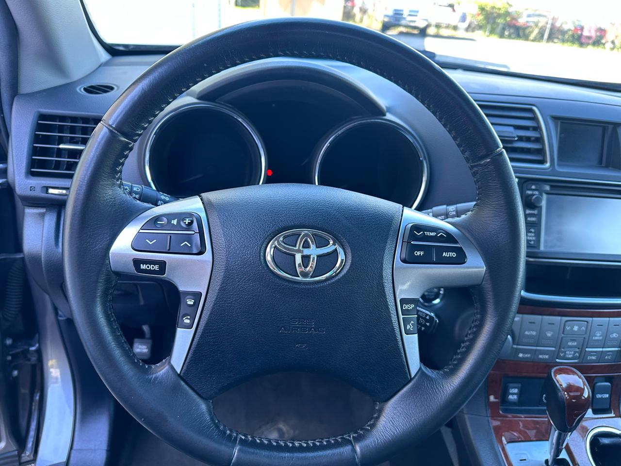 Toyota Highlander Limited 2WD 2013