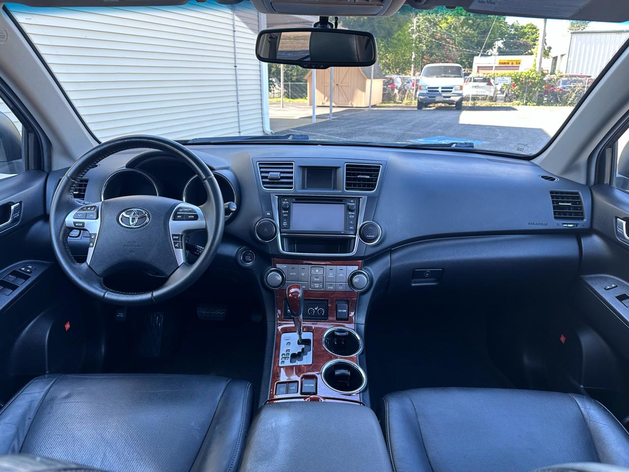Toyota Highlander Limited 2WD 2013