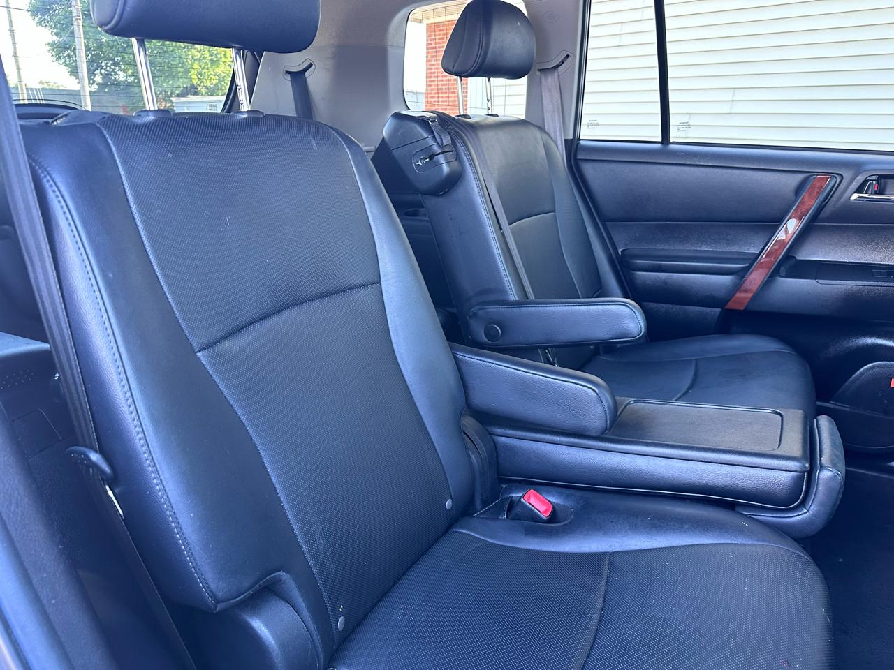 Toyota Highlander Limited 2WD 2013