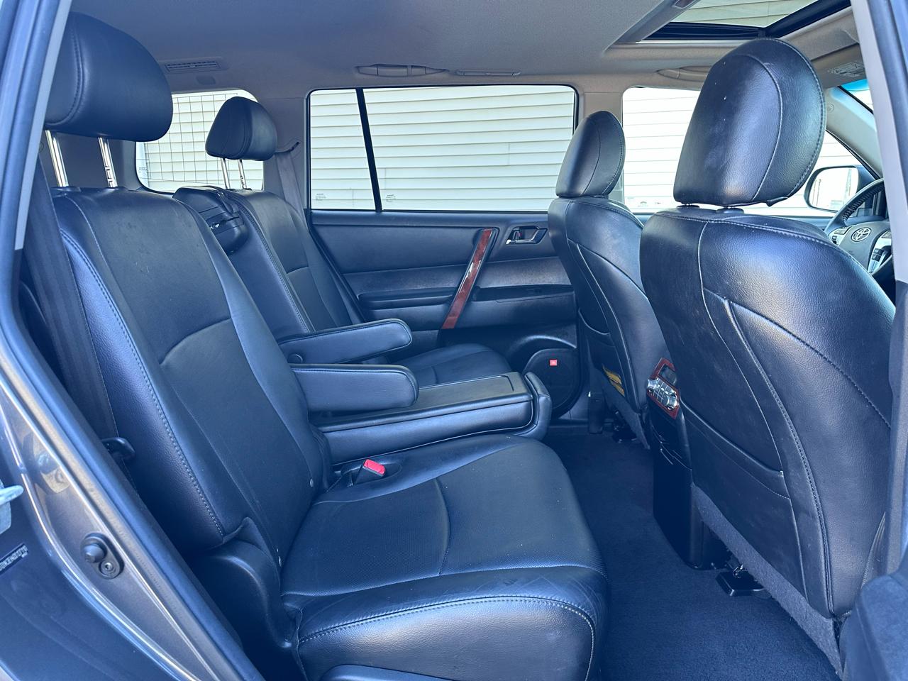 Toyota Highlander Limited 2WD 2013
