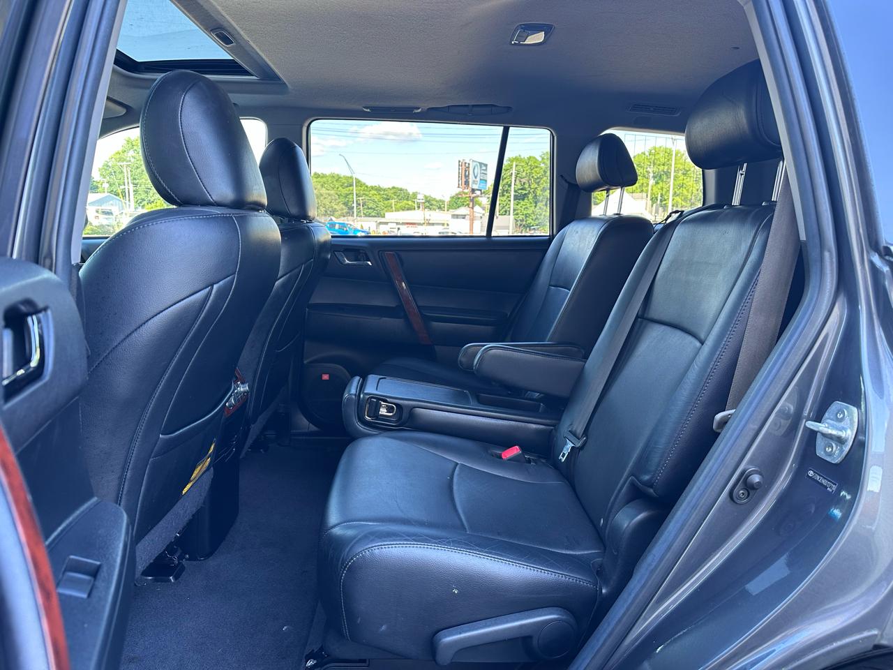 Toyota Highlander Limited 2WD 2013