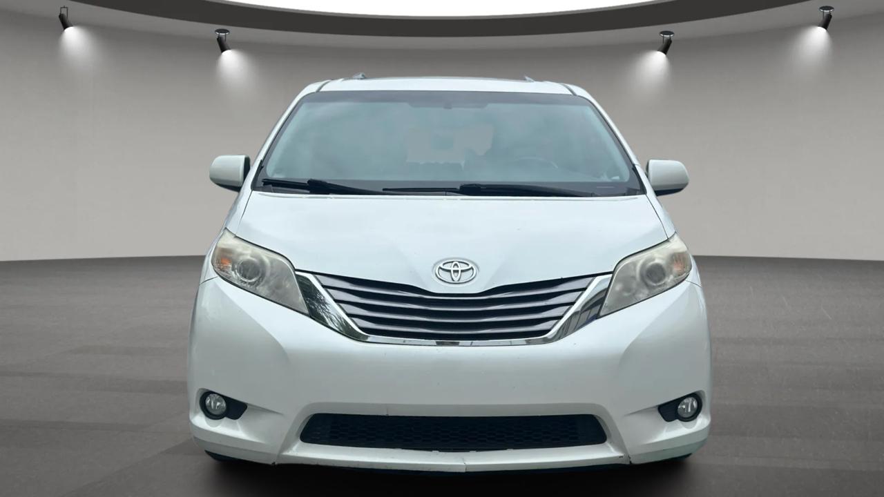 Toyota Sienna XLE FWD 8-Passenger V6 2015