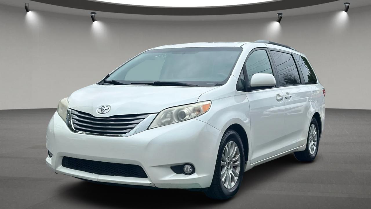 Toyota Sienna XLE FWD 8-Passenger V6 2015