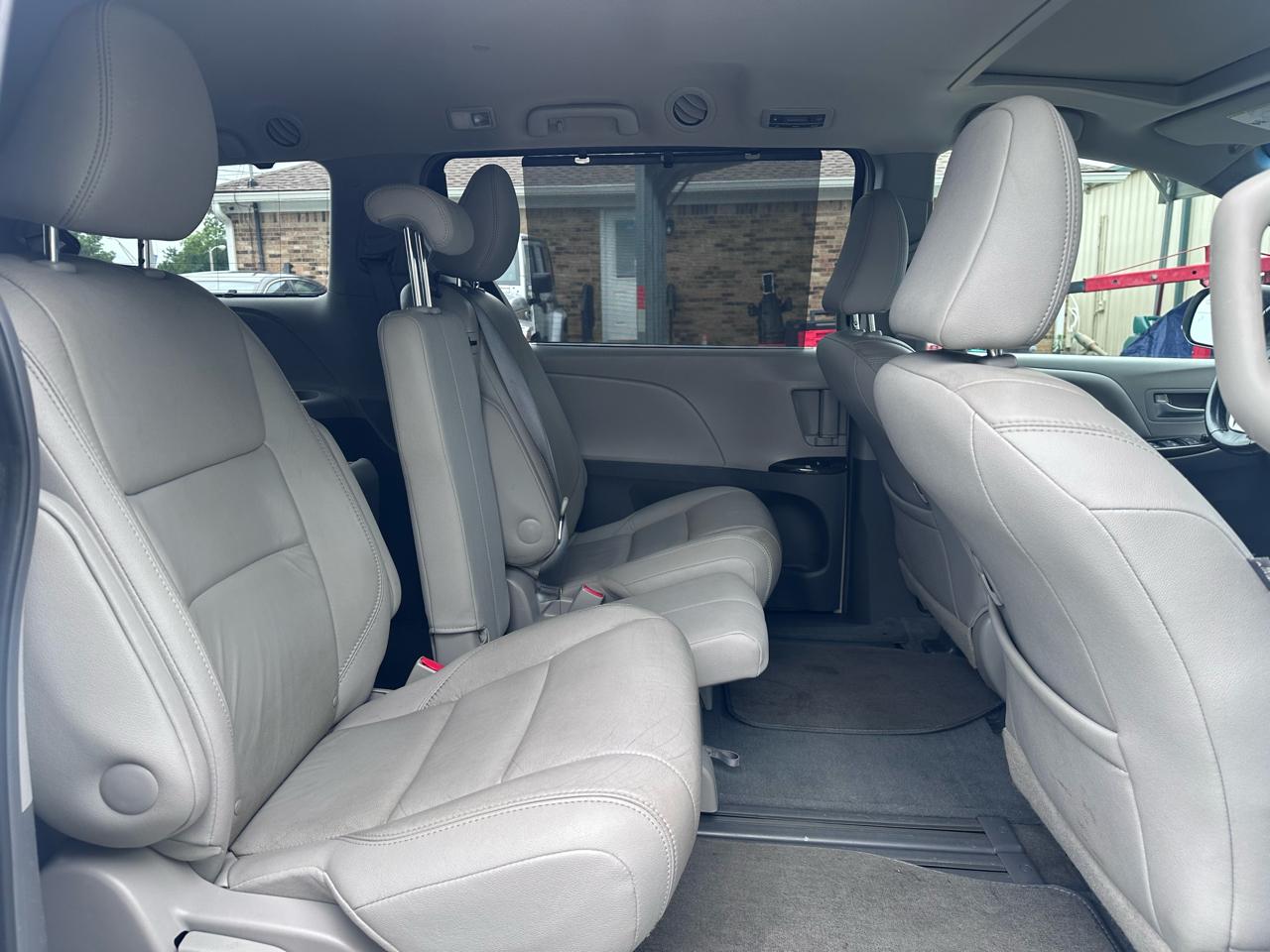 Toyota Sienna XLE FWD 8-Passenger V6 2015