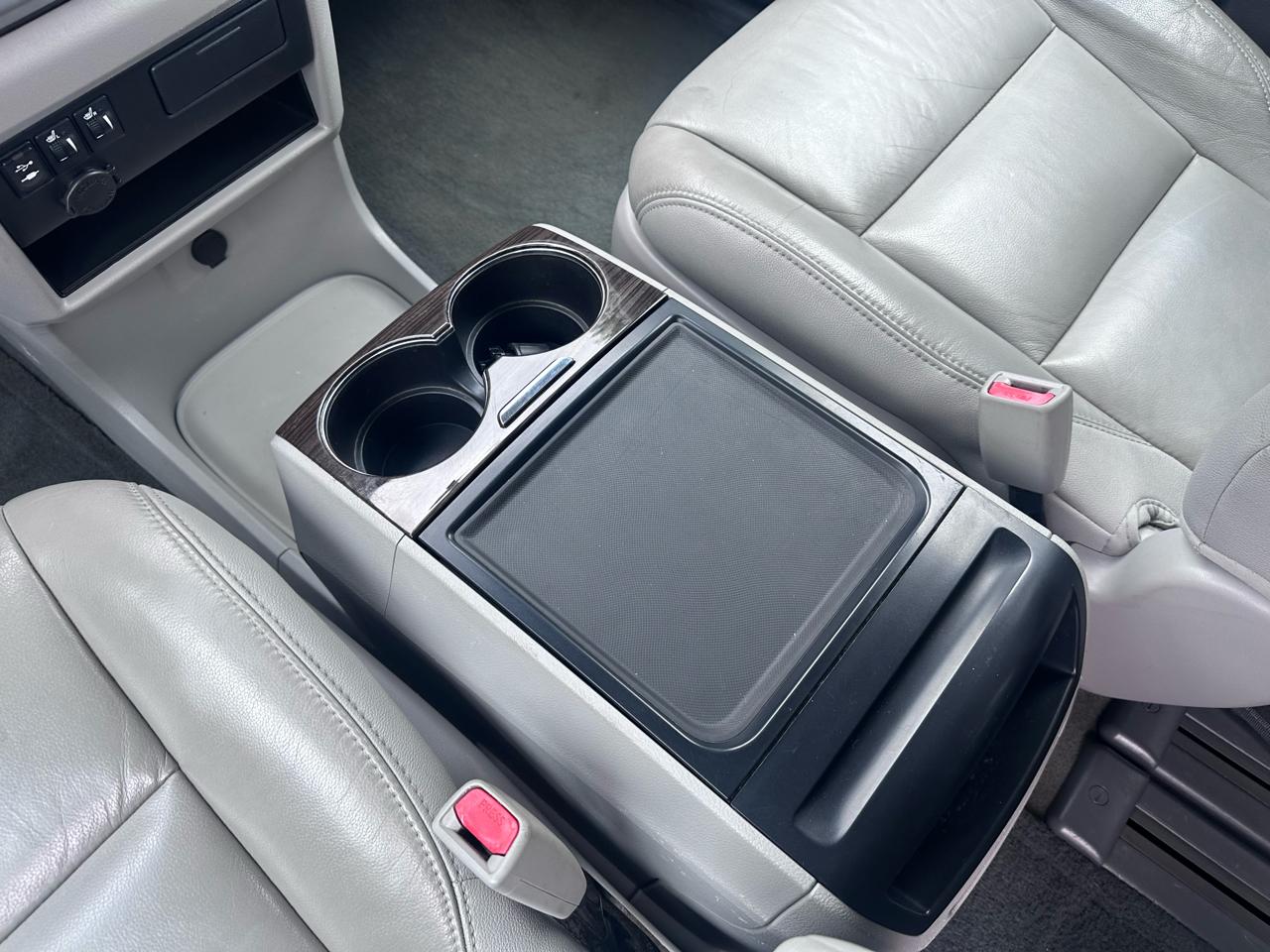 Toyota Sienna XLE FWD 8-Passenger V6 2015