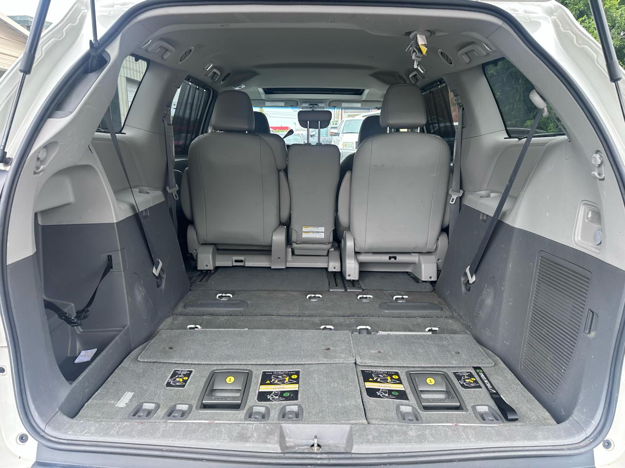 Toyota Sienna XLE FWD 8-Passenger V6 2015