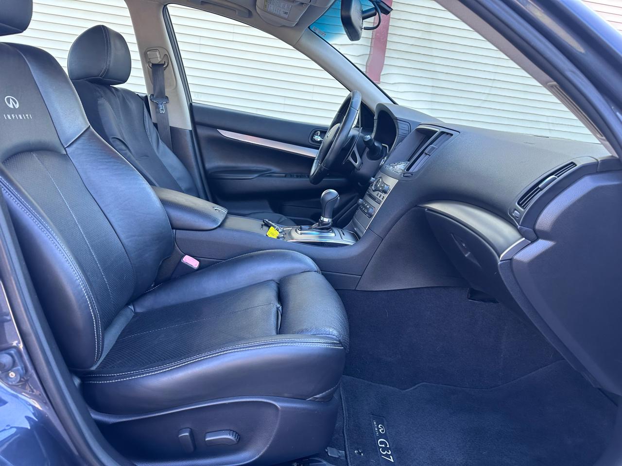 Infiniti G Sedan G37x AWD 2011