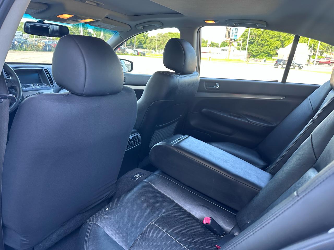 Infiniti G Sedan G37x AWD 2011