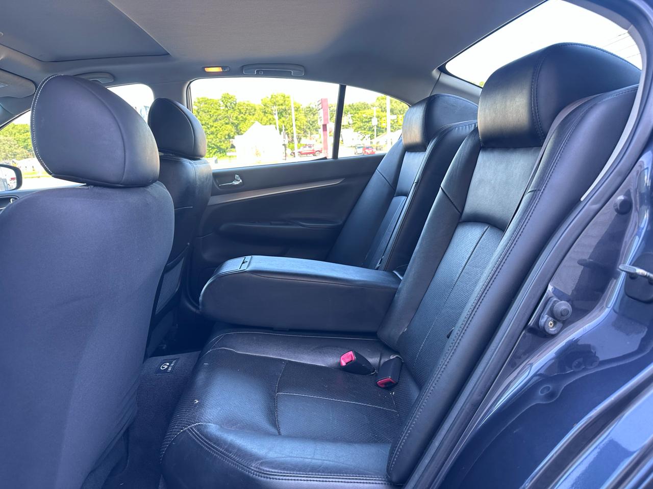 Infiniti G Sedan G37x AWD 2011