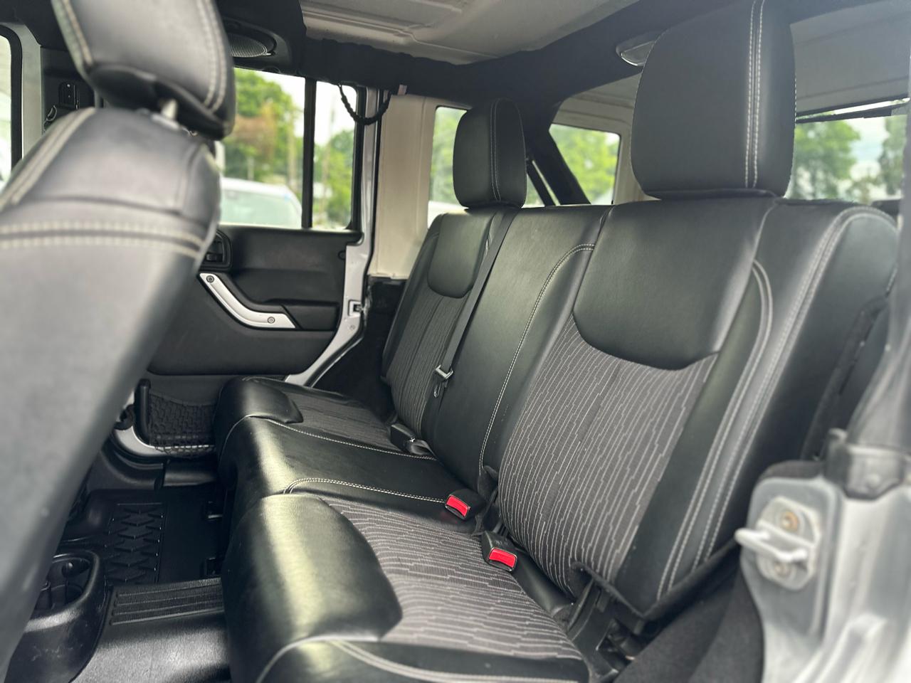 Jeep Wrangler Unlimited Sport 4WD 2013