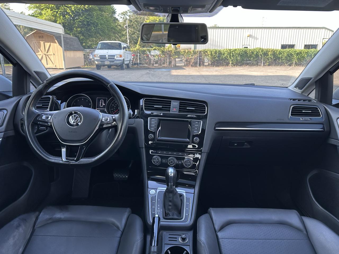 Volkswagen Golf TSI S 6A 2015