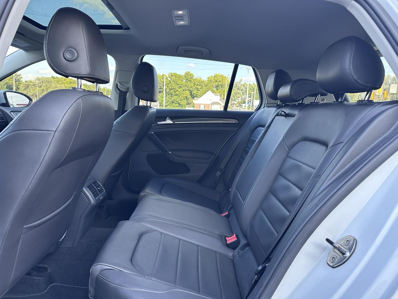 Volkswagen Golf TSI S 6A 2015