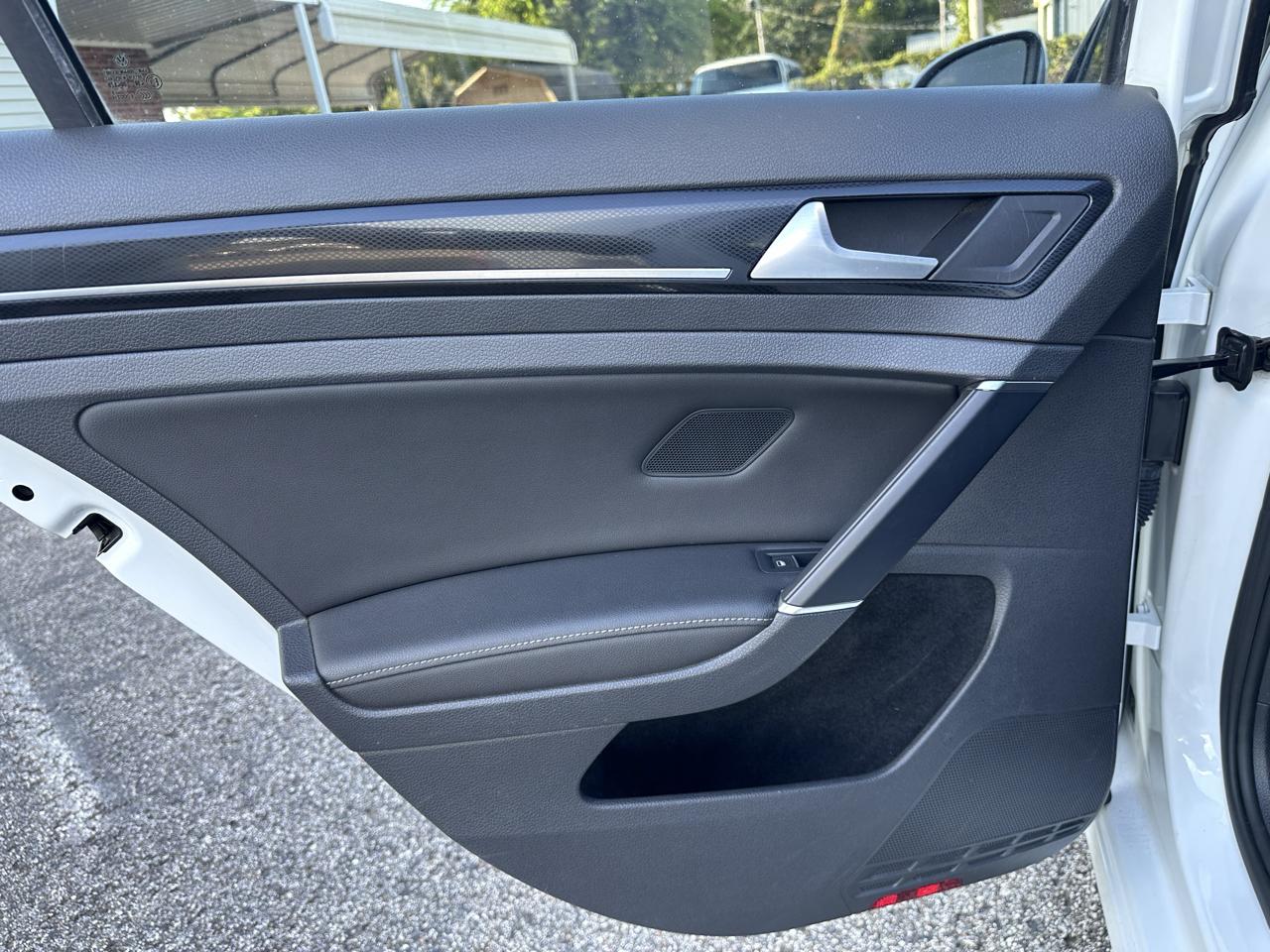 Volkswagen Golf TSI S 6A 2015