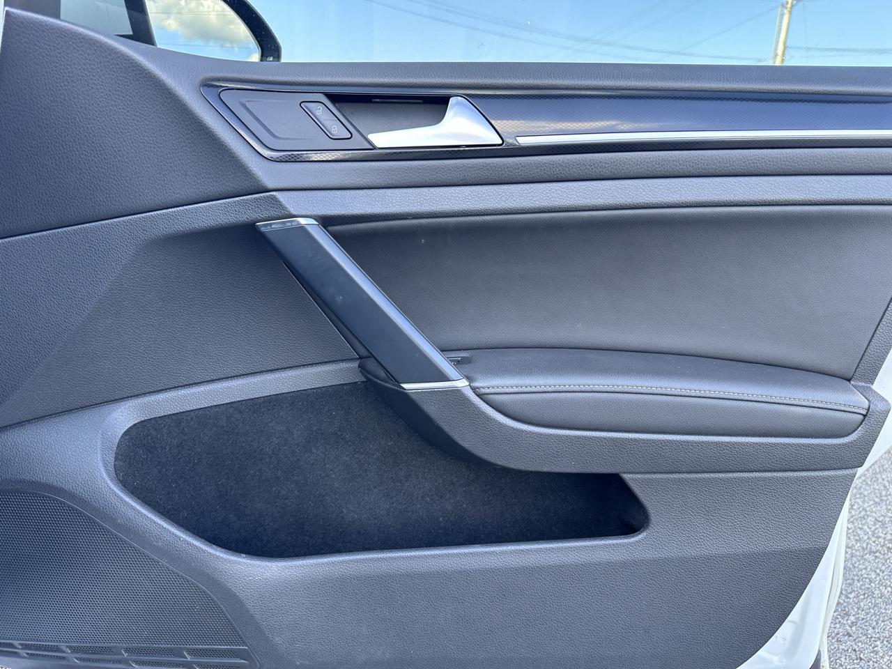 Volkswagen Golf TSI S 6A 2015