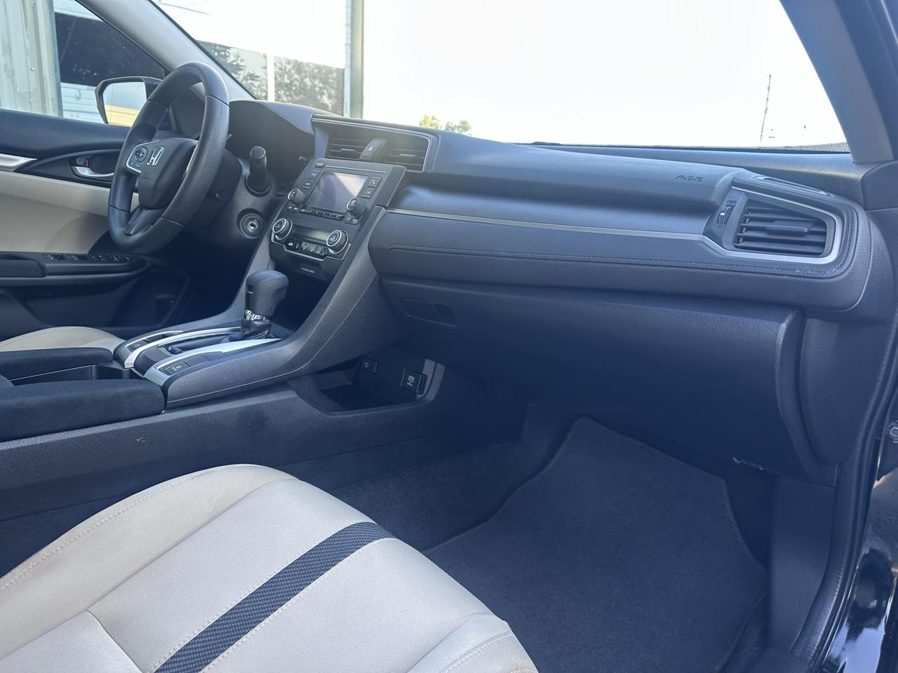 Honda Civic LX Sedan CVT 2016